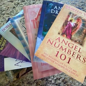Doreen Virtue Books! All in GREAT condition‼️